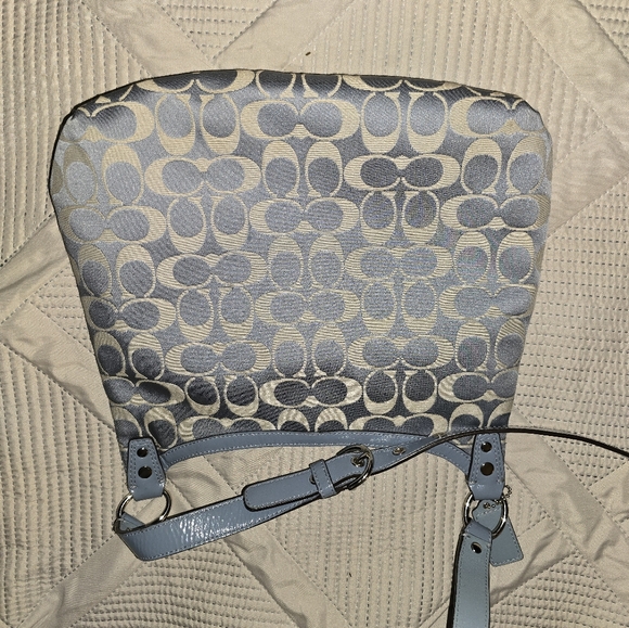 Coach cross body. - Picture 4 of 6